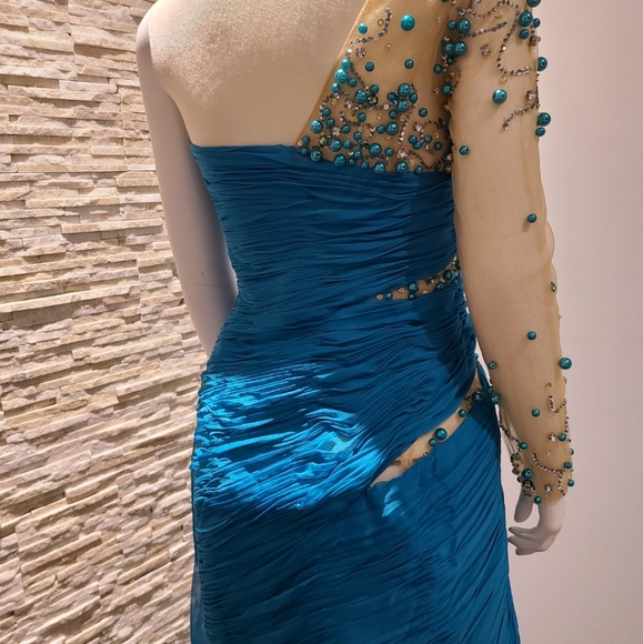 Chrystal Pearl & Couture Cocktail Dress. - Picture 8 of 14